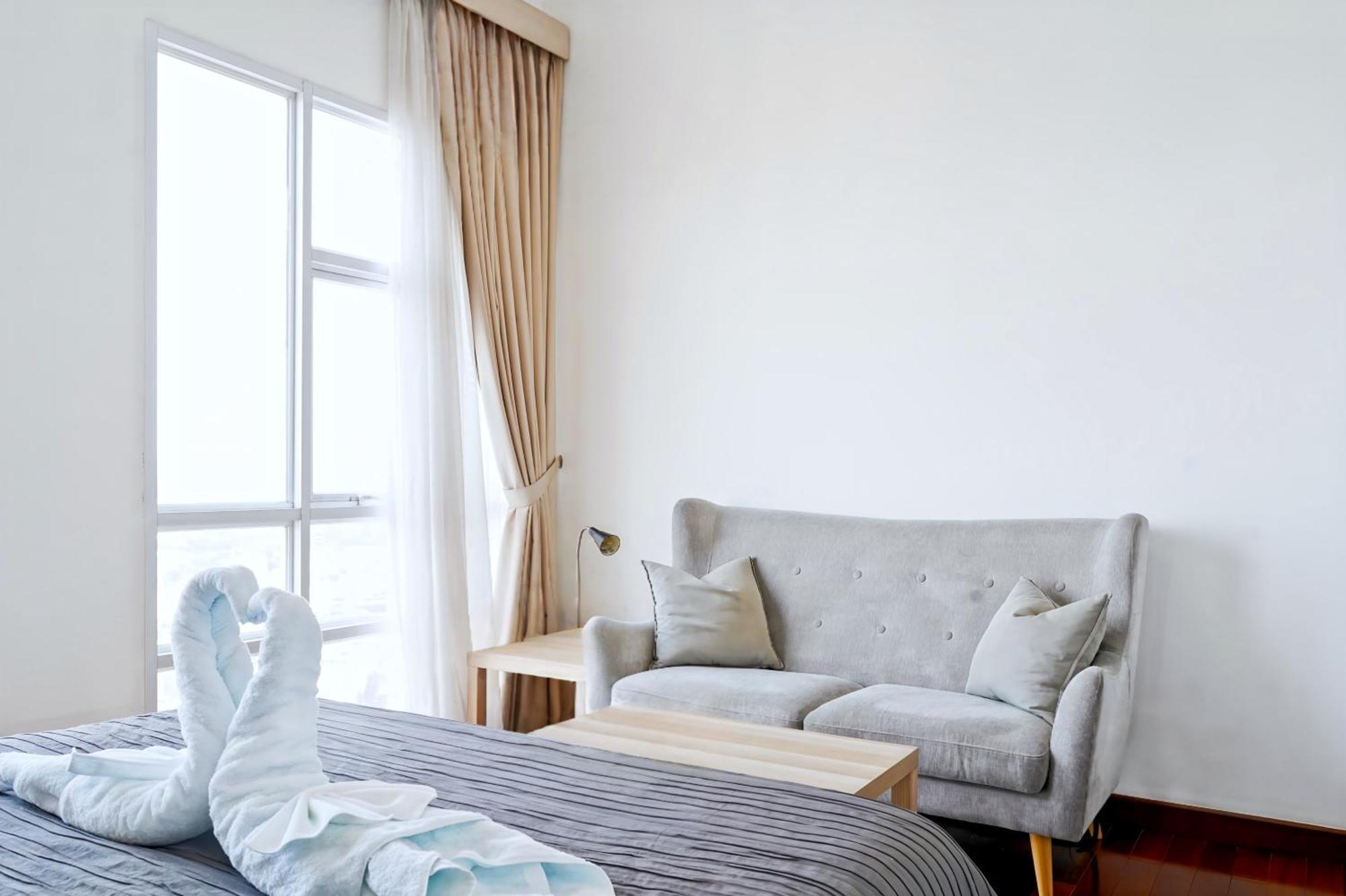 2br Lucky Tower Old Town Floor *